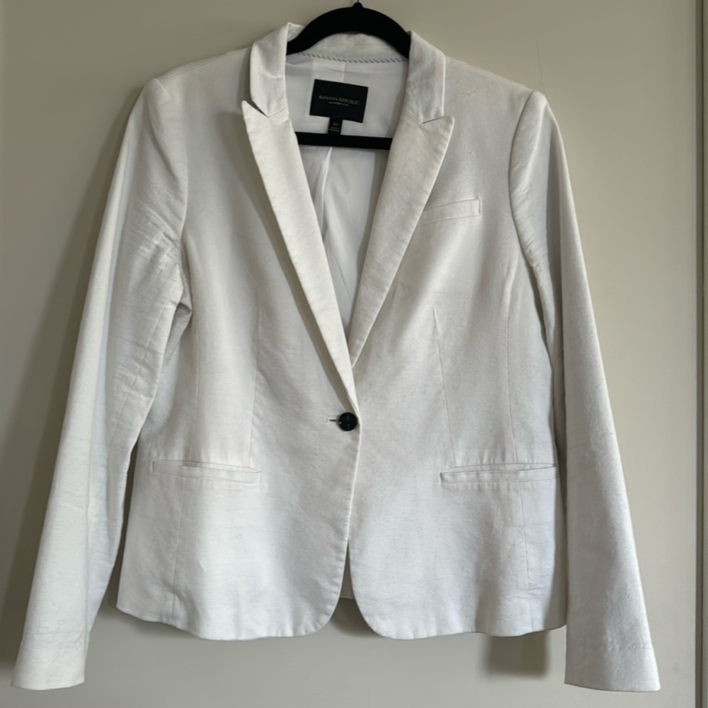 White linen, Banana Republic size 10 fitted blazer